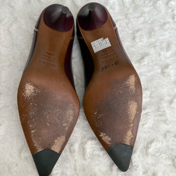 FURLA Leather Pointed Toe Kitten Heel Pumps in Burgundy - Picture 7 of 10